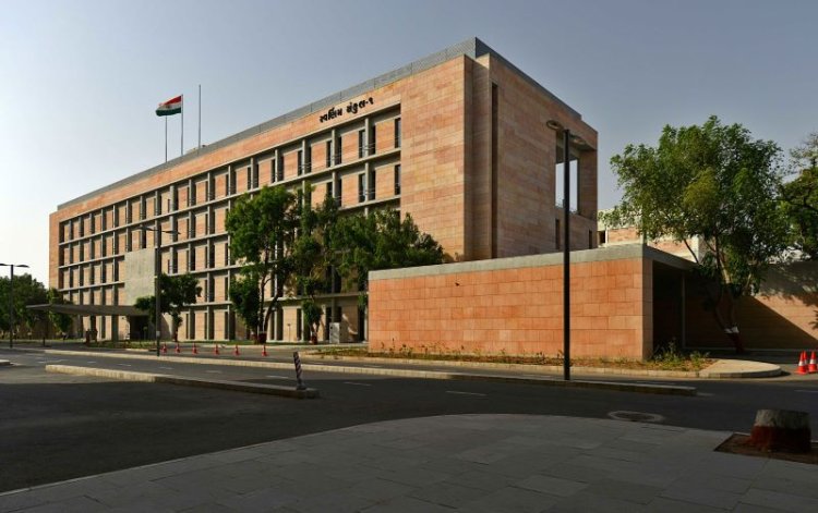 Gujarat govt transfers IAS officers; Ahmedabad gets new Municipal Commissioner